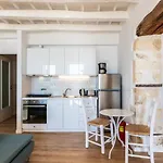 Anne Apartment, At The Venetian Port Of Rethimno! Apartmán *
