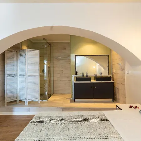 Anne Apartment, At The Venetian Port Of Rethimno! * Rethimnon