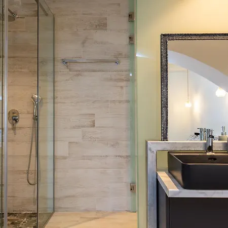 Anne Apartment, At The Venetian Port Of Rethimno! 아파트