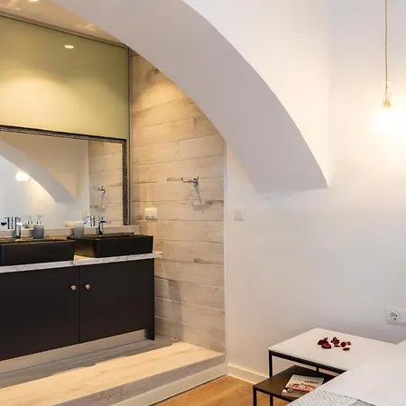 아파트 Anne Apartment, At The Venetian Port Of Rethimno! 레팀노