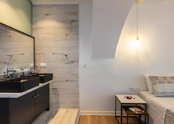 Apartment Anne Apartment, At The Venetian Port Of Rethimno!